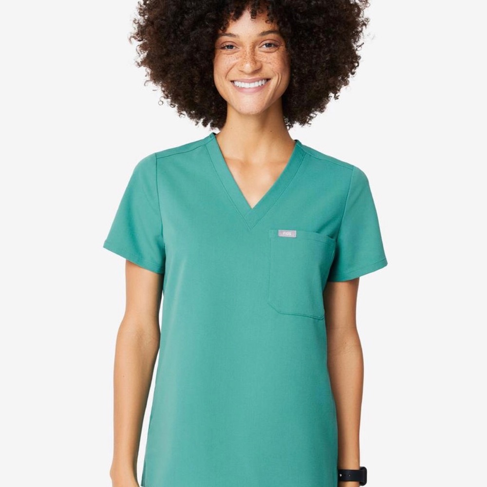 FIGS marine Catarina one pocket scrub top